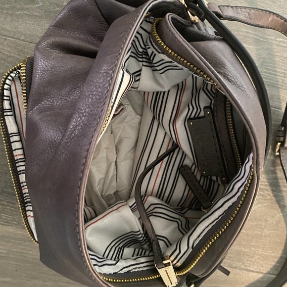 She+lo hobo bag w/gold zipper and buckles - Picture 4 of 4